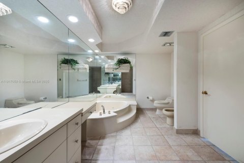 Condominio en venta en Aventura, Florida, 2 dormitorios, 144.93 m2 № 2267588 - foto 29