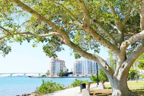 Снять в аренду квартиру в Сарасота, Флорида 4 комнаты, 52.95м2, № 1803554 - фото 16