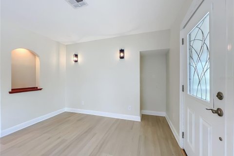 Villa ou maison à louer à Orlando, Floride: 2 chambres, 99.22 m2 № 2416796 - photo 5