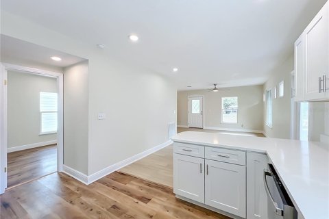 Villa ou maison à louer à Orlando, Floride: 2 chambres, 99.22 m2 № 2416796 - photo 11