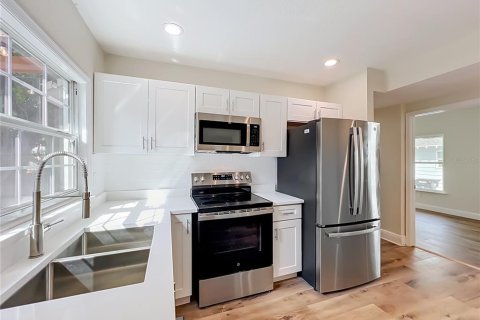 Villa ou maison à louer à Orlando, Floride: 2 chambres, 99.22 m2 № 2416796 - photo 10