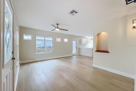 Villa ou maison à louer à Orlando, Floride: 2 chambres, 99.22 m2 № 2416796 - photo 15