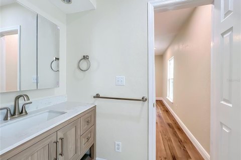 Villa ou maison à louer à Orlando, Floride: 2 chambres, 99.22 m2 № 2416796 - photo 28