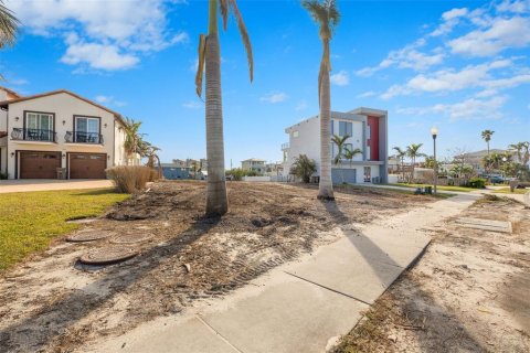 Land in Madeira Beach, Florida № 1526034 - photo 11