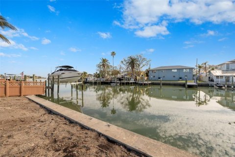 Land in Madeira Beach, Florida № 1526034 - photo 4