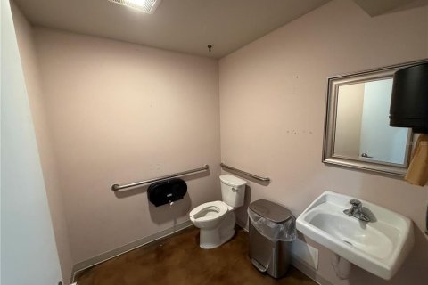 Immobilier commercial à louer à Ocala, Floride: 947.51 m2 № 2436765 - photo 4