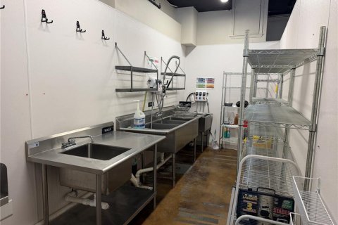 Immobilier commercial à louer à Ocala, Floride: 947.51 m2 № 2436765 - photo 5
