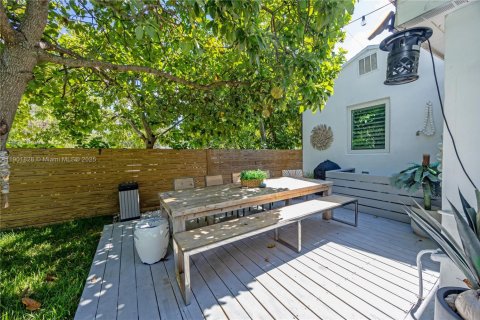 Villa ou maison à vendre à Miami, Floride: 4 chambres, 136.94 m2 № 2020491 - photo 25