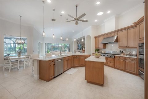Villa ou maison à vendre à Land O' Lakes, Floride: 5 chambres, 457.26 m2 № 2399435 - photo 12