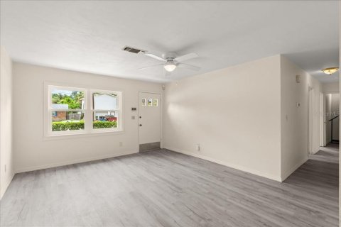 House in Daytona Beach, Florida 4 bedrooms, 199.37 sq.m. № 1824780 - photo 11