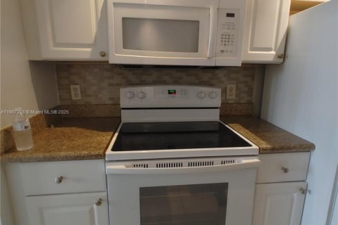 Снять в аренду кондоминиум в Дания-Бич, Флорида 1 спальня, 71.35м2, № 1963864 - фото 10