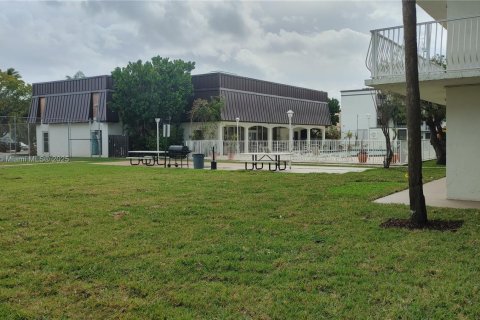 Снять в аренду кондоминиум в Дания-Бич, Флорида 1 спальня, 71.35м2, № 1963864 - фото 4