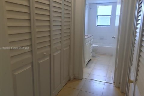 Снять в аренду кондоминиум в Дания-Бич, Флорида 1 спальня, 71.35м2, № 1963864 - фото 12