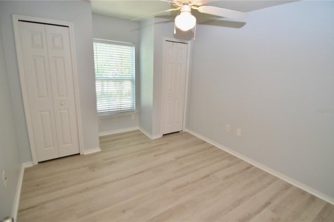 Townhouse in Sarasota, Florida 3 bedrooms, 139.26 sq.m. № 2202435 - photo 17