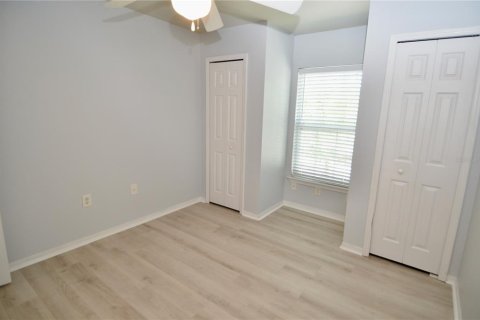 Townhouse in Sarasota, Florida 3 bedrooms, 139.26 sq.m. № 2202435 - photo 16
