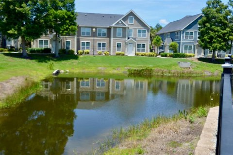 Townhouse in Sarasota, Florida 3 bedrooms, 139.26 sq.m. № 2202435 - photo 26