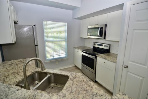 Townhouse in Sarasota, Florida 3 bedrooms, 139.26 sq.m. № 2202435 - photo 2