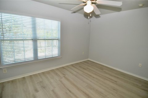 Townhouse in Sarasota, Florida 3 bedrooms, 139.26 sq.m. № 2202435 - photo 9