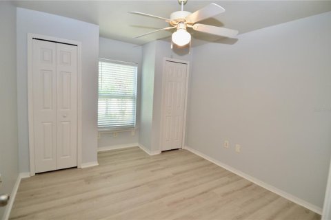 Townhouse in Sarasota, Florida 3 bedrooms, 139.26 sq.m. № 2202435 - photo 15