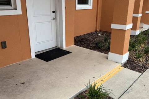 Adosado en venta en Kissimmee, Florida, 2 dormitorios, 125.42 m2 № 2233428 - foto 4
