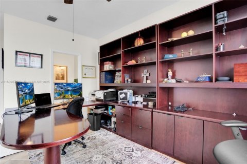 House in Weston, Florida 6 bedrooms, 380.34 sq.m. № 1762498 - photo 12