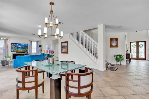 House in Weston, Florida 6 bedrooms, 380.34 sq.m. № 1762498 - photo 21