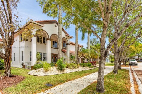 House in Weston, Florida 6 bedrooms, 380.34 sq.m. № 1762498 - photo 2