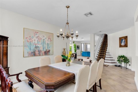House in Weston, Florida 6 bedrooms, 380.34 sq.m. № 1762498 - photo 16
