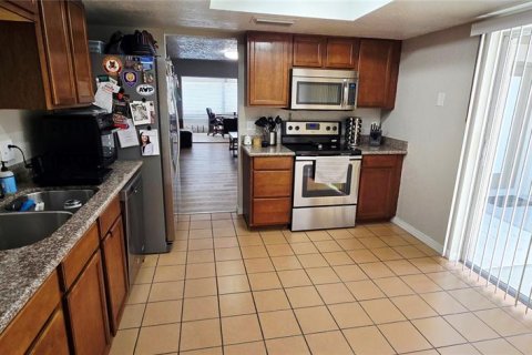 Adosado en venta en Fern Park, Florida, 2 dormitorios, 145.3 m2 № 1747236 - foto 11