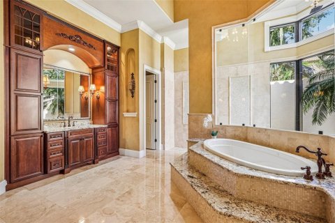 Villa ou maison à vendre à Thonotosassa, Floride: 5 chambres, 659.42 m2 № 2423926 - photo 20