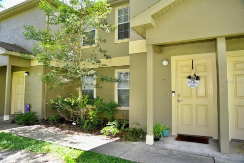 Condo in Zephyrhills, Florida, 2 bedrooms  № 2204539