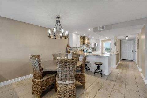 Copropriété à vendre à Sarasota, Floride: 2 chambres, 122.26 m2 № 2412672 - photo 14