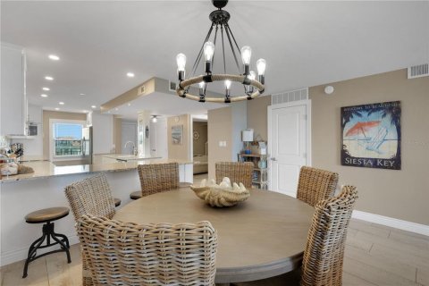 Copropriété à vendre à Sarasota, Floride: 2 chambres, 122.26 m2 № 2412672 - photo 15