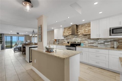 Copropriété à vendre à Sarasota, Floride: 2 chambres, 122.26 m2 № 2412672 - photo 6