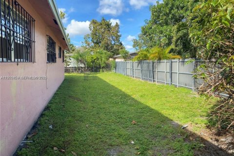 Villa ou maison à louer à Miami, Floride: 3 chambres, 137.03 m2 № 1989247 - photo 6