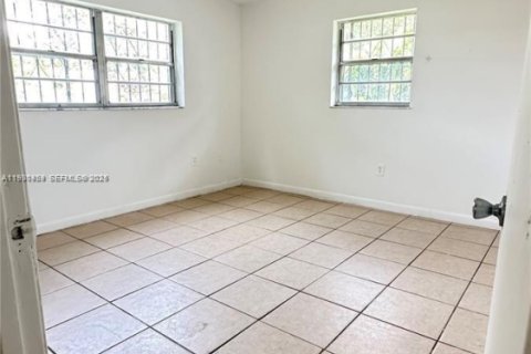 Villa ou maison à louer à Miami, Floride: 3 chambres, 137.03 m2 № 1989247 - photo 8