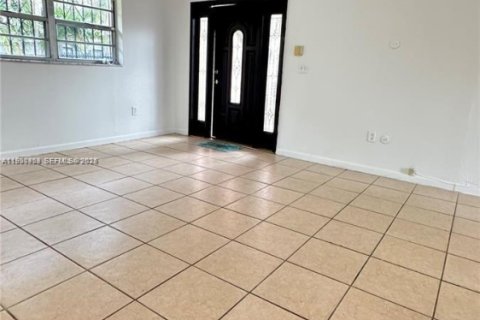 Villa ou maison à louer à Miami, Floride: 3 chambres, 137.03 m2 № 1989247 - photo 12