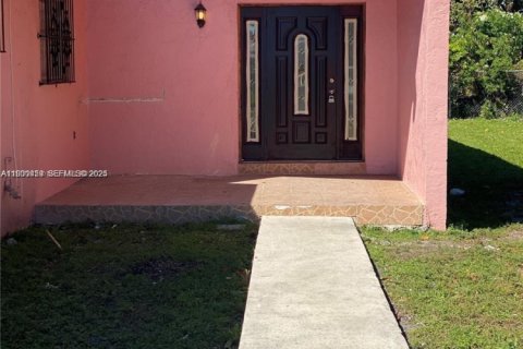 Villa ou maison à louer à Miami, Floride: 3 chambres, 137.03 m2 № 1989247 - photo 5