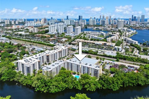 Condominio en venta en Miami, Florida, 2 dormitorios, 112.69 m2 № 1887429 - foto 28