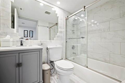 Condominio en venta en Miami, Florida, 2 dormitorios, 112.69 m2 № 1887429 - foto 22