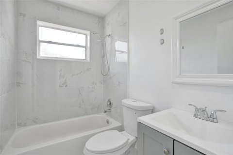 Immobilier commercial à vendre à Oakland Park, Floride: 160.35 m2 № 2260361 - photo 16