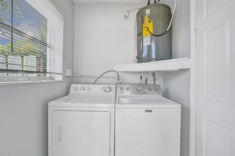 Immobilier commercial à vendre à Oakland Park, Floride: 160.35 m2 № 2260361 - photo 14