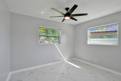 Immobilier commercial à vendre à Oakland Park, Floride: 160.35 m2 № 2260361 - photo 18