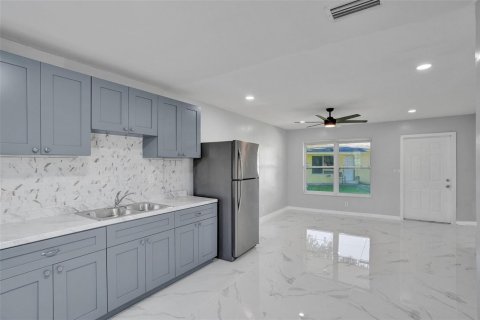 Immobilier commercial à vendre à Oakland Park, Floride: 160.35 m2 № 2260361 - photo 10