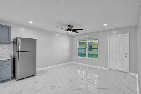 Immobilier commercial à vendre à Oakland Park, Floride: 160.35 m2 № 2260361 - photo 15