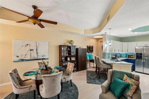 Townhouse in Fort Myers, Florida 3 bedrooms, 168.99 sq.m. № 2394047 - photo 4