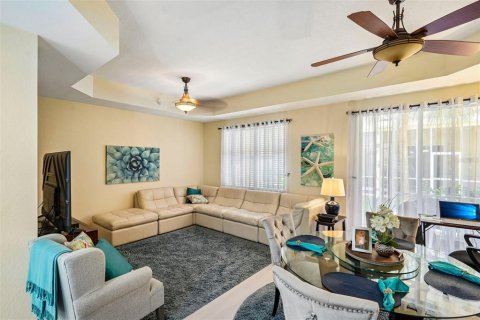 Townhouse in Fort Myers, Florida 3 bedrooms, 168.99 sq.m. № 2394047 - photo 2