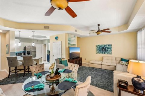 Townhouse in Fort Myers, Florida 3 bedrooms, 168.99 sq.m. № 2394047 - photo 3