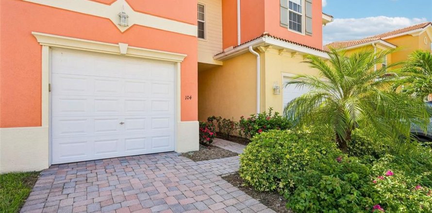 Townhouse in Fort Myers, Florida 3 bedrooms, 168.99 sq.m. № 2394047