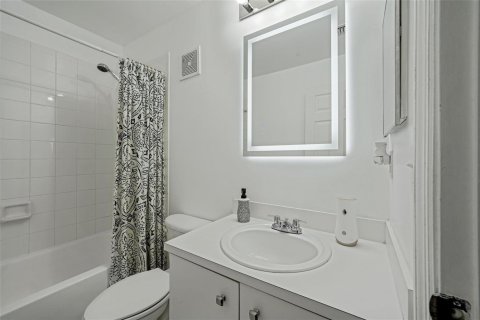 Townhouse in Pembroke Pines, Florida 3 bedrooms, 126.44 sq.m. № 2086869 - photo 23